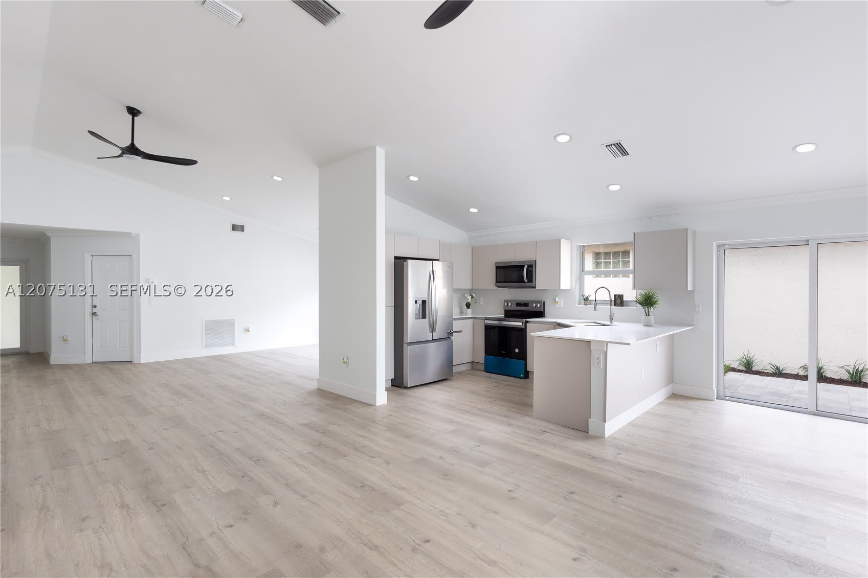 46 Gables Blvd – photo 2
