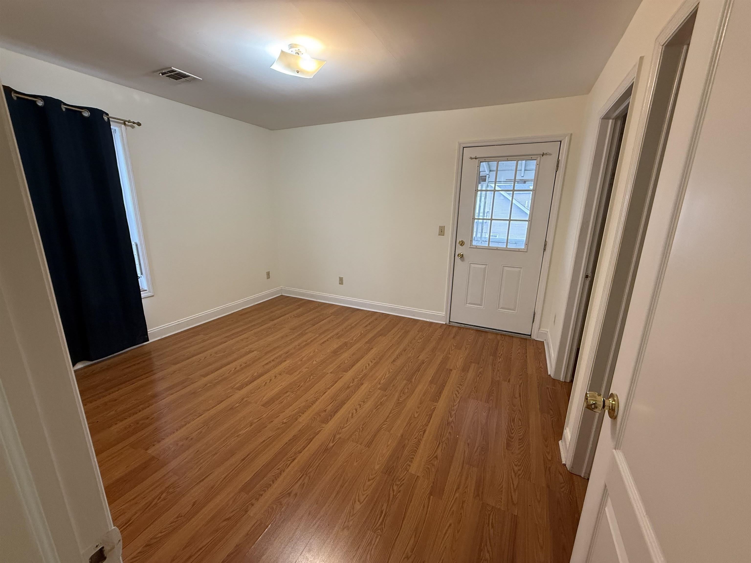 408 ELLISON ST – photo 4