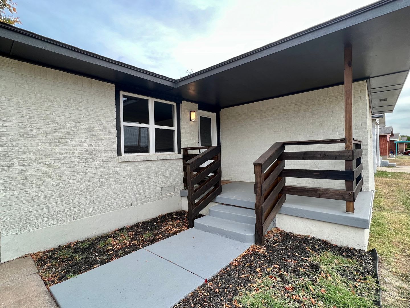 4817 NW Pollard- AVAILABLE NOW! – photo 2
