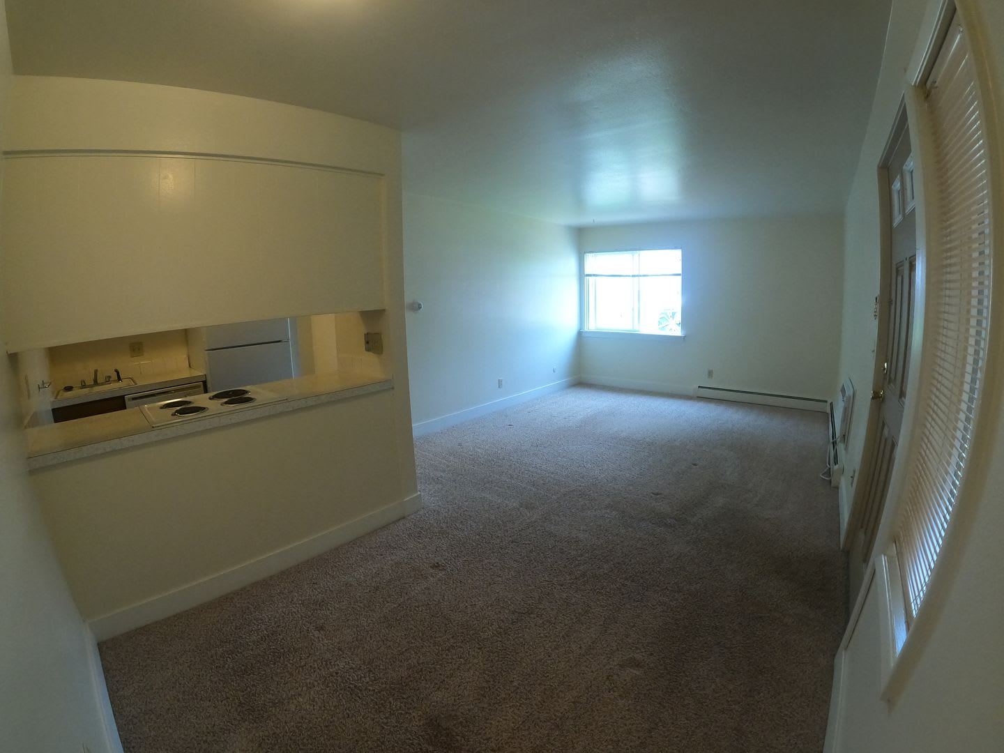 *AVAILABLE NOW* 1 Bed Condo with Mountain View, On Site Laundry, Off Street Parking – photo 4