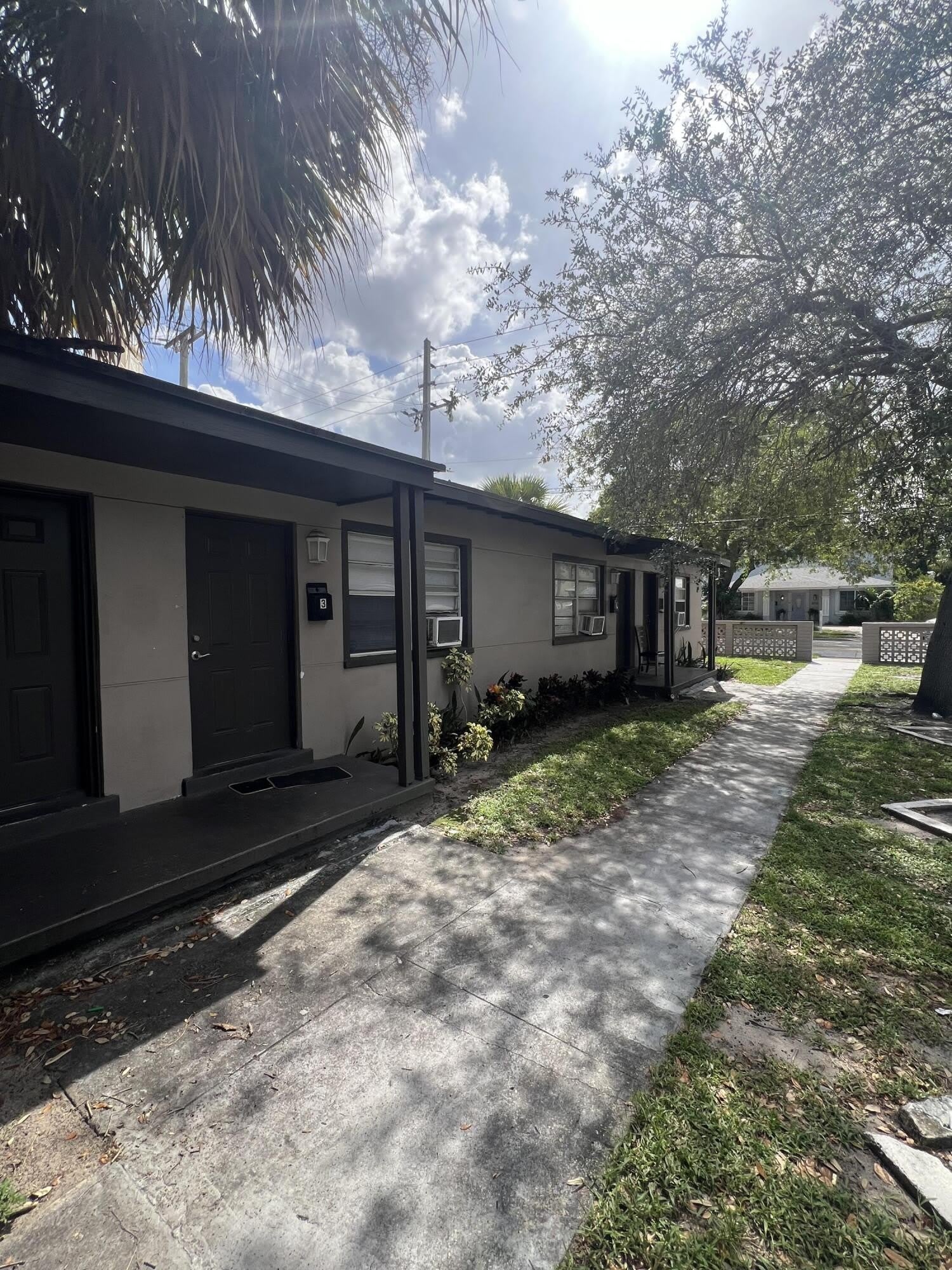 2722 Poinsettia Avenue – photo 2
