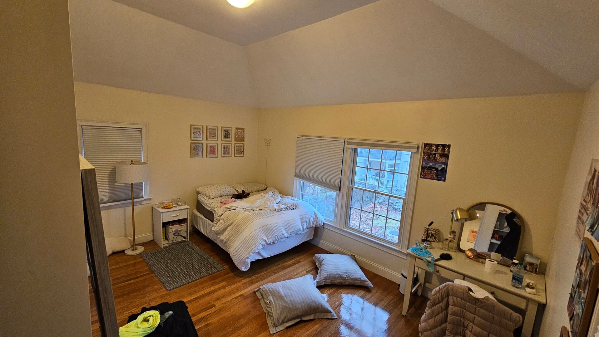Modern Gem near BC Campus! Short Walk? Spacious, Sunny and Professionally managed. Parking Avail to Rent. – photo 2