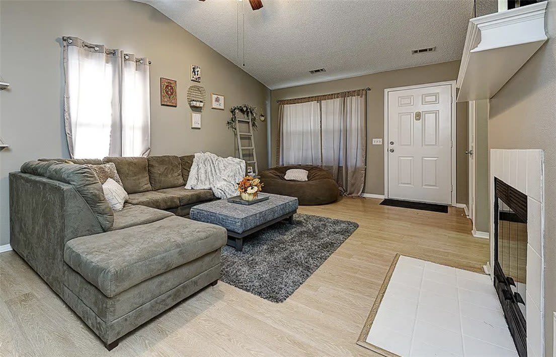 1701 Signature Drive – photo 3