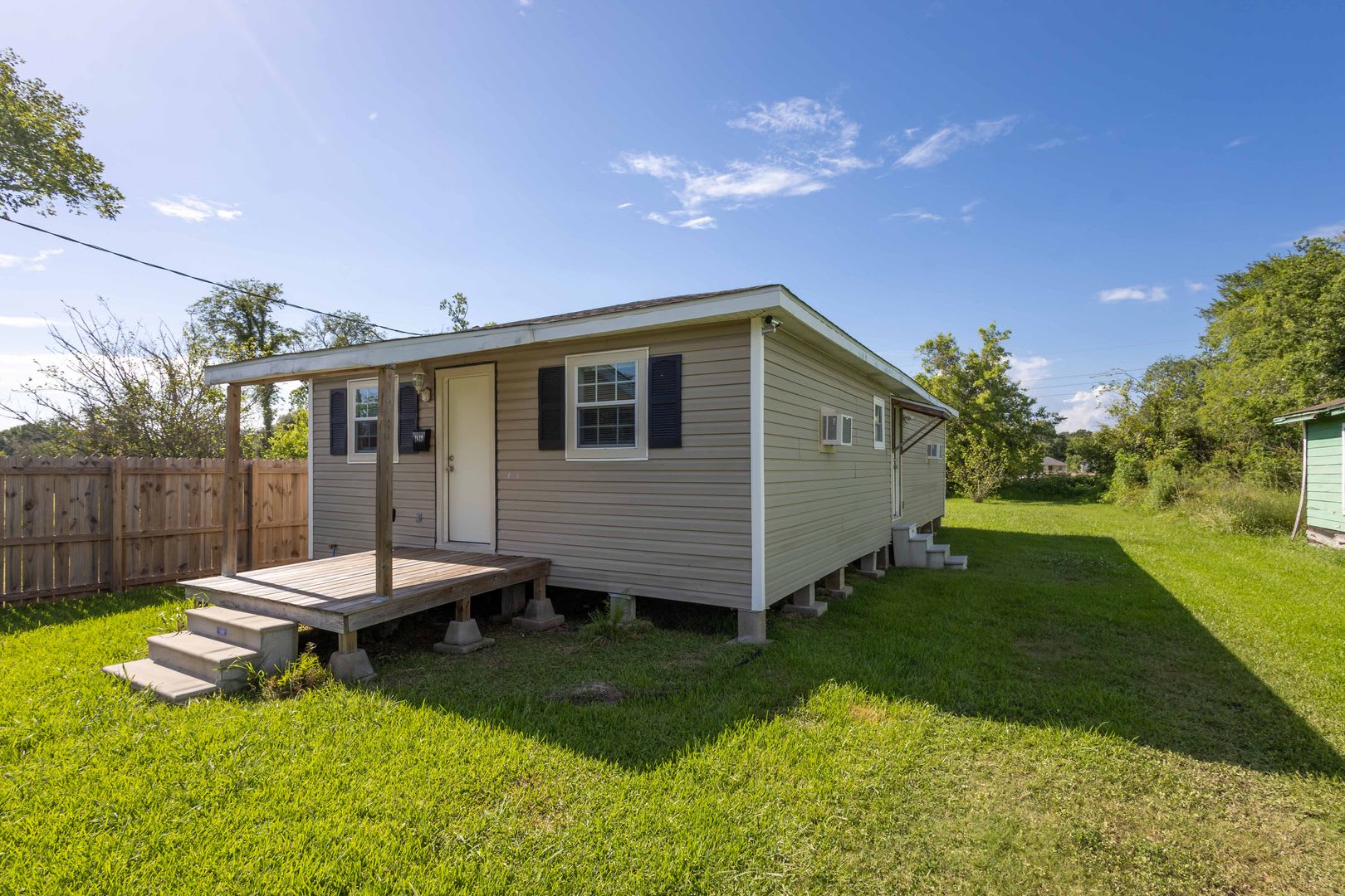 Cute 2 Bed / 1 bath home in Beaumont! Move in ready! – photo 2