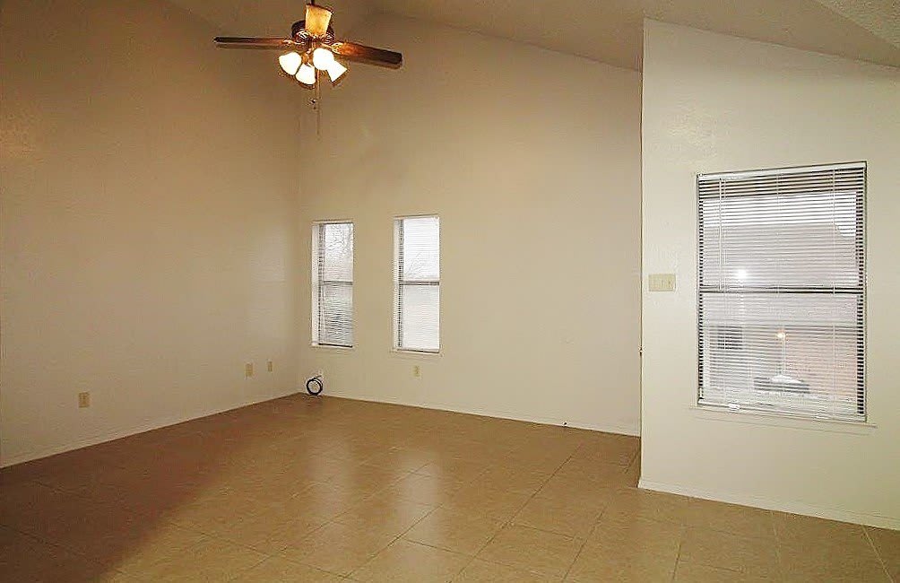 1110 Curtis Drive – photo 4