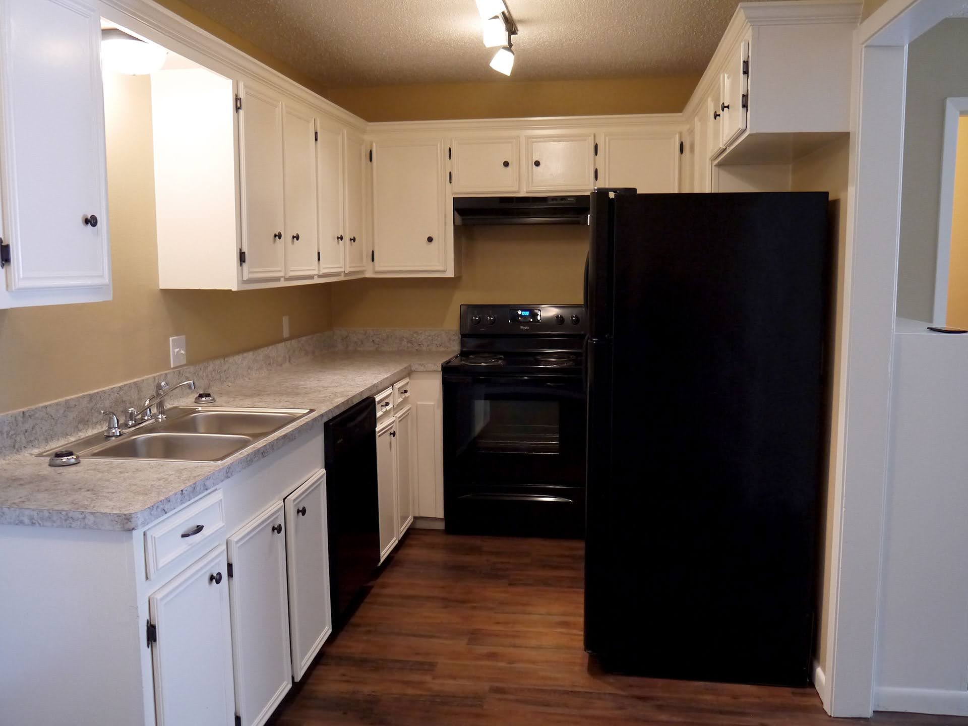 1904 Melrose AveApt 1 – photo 3