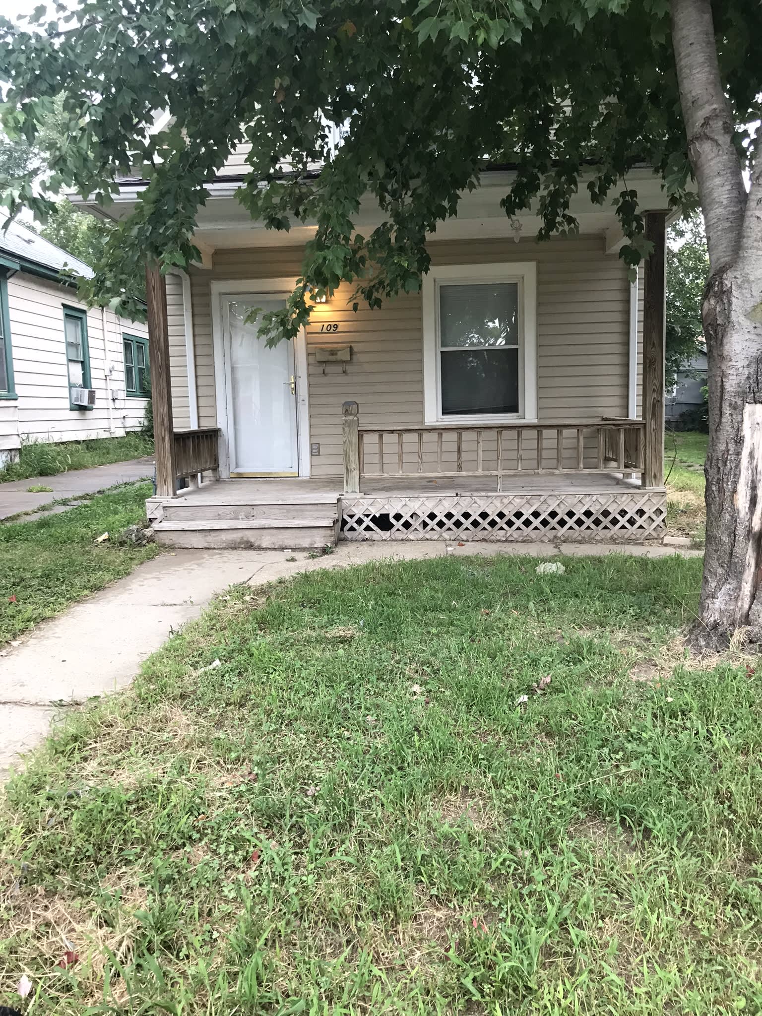 109 Lawndale Avenue – photo 1