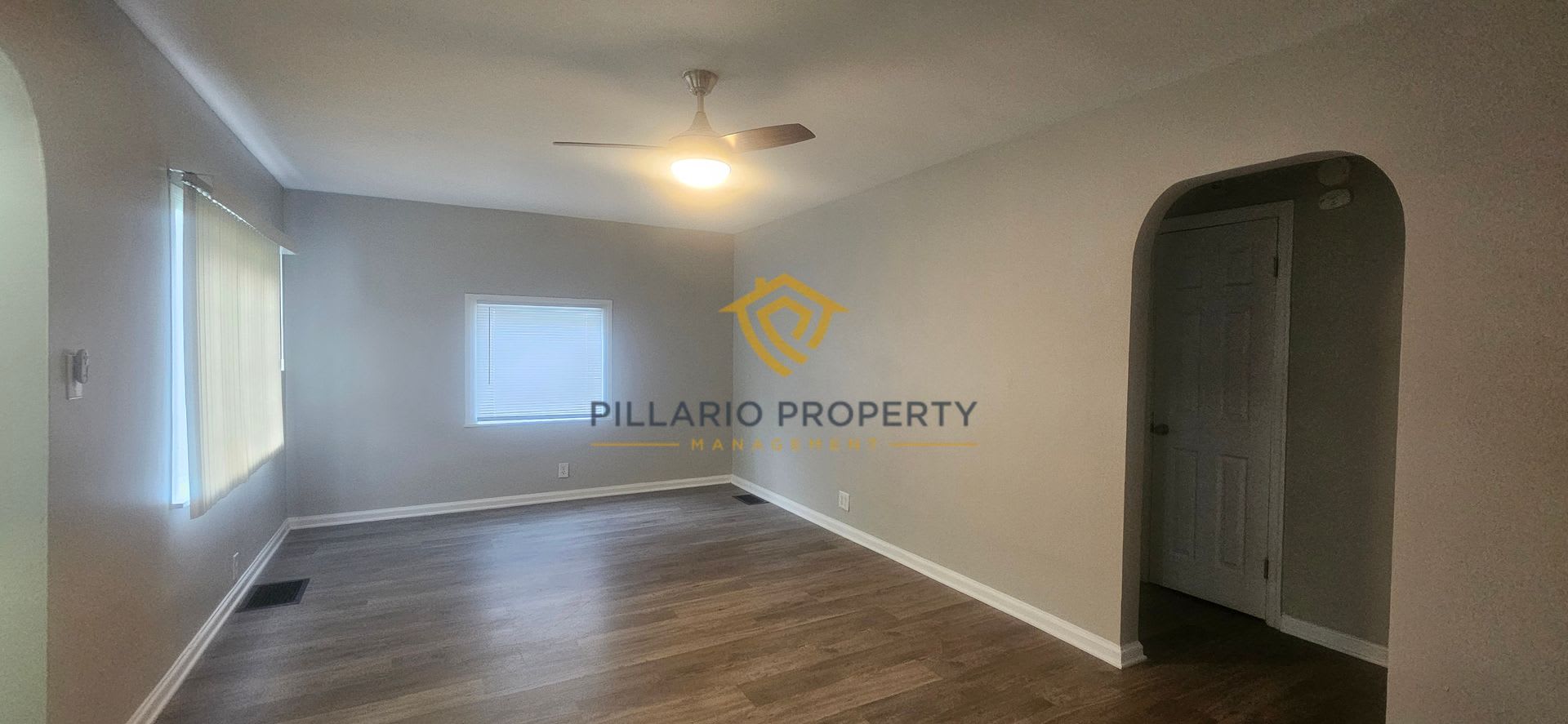 Charming and Updated 2-Bedroom with Detached Garage Available NOW! – photo 2