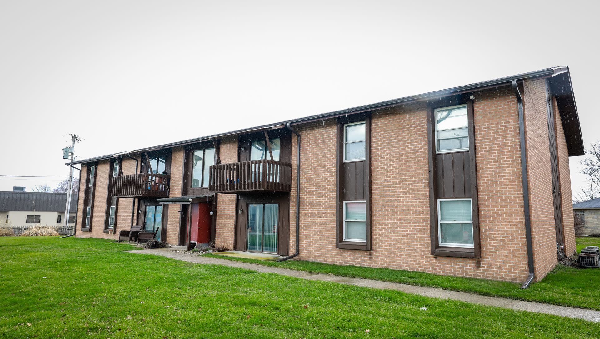 For Rent 707 W Centennial Ave Coming Soon Spacious 3 Bedroom Home Nice Yard Off Street Parking Great Location – photo 1