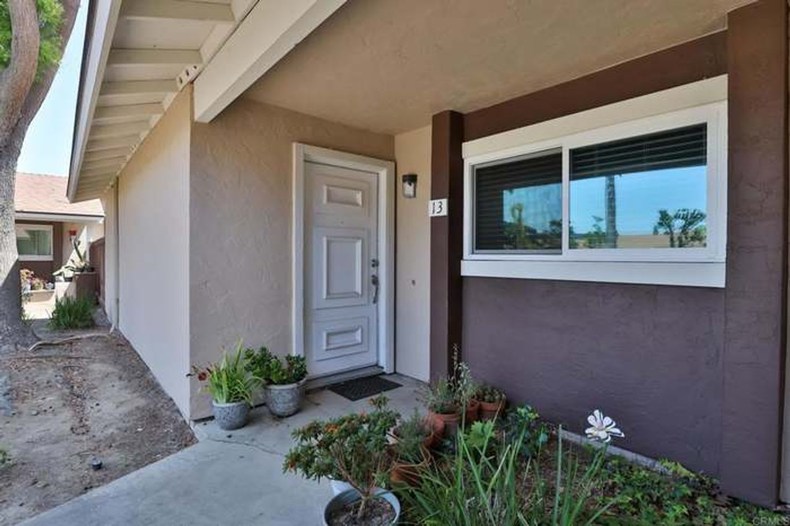 Sunny & Spacious 3BR Condo – Minutes from the Beach – photo 1