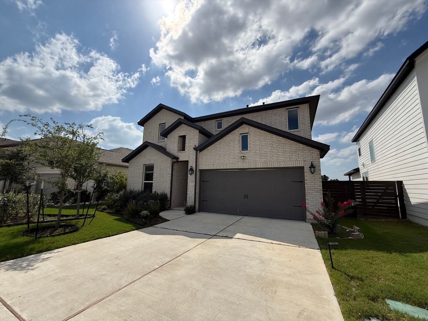 Wonderful 5 bedroom 4 bath home with Office + Media Room – photo 2