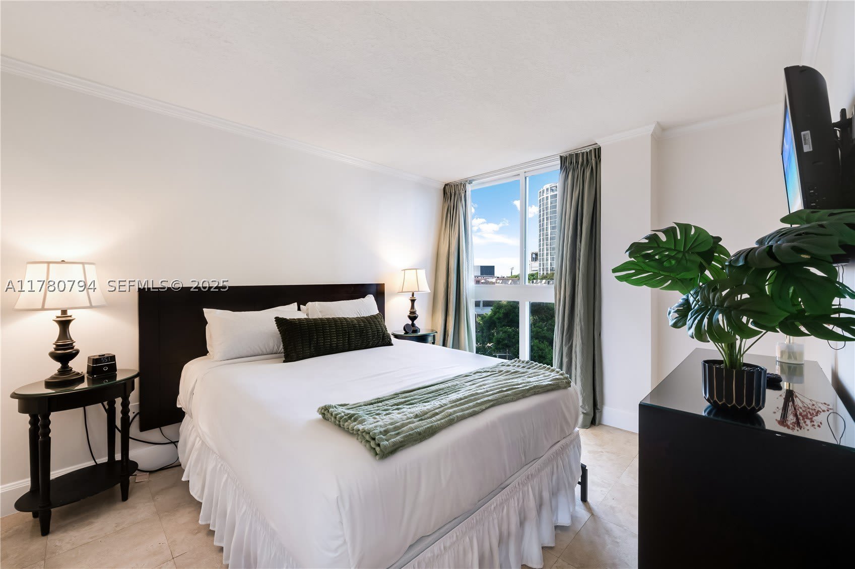2951 S Bayshore Dr – photo 2