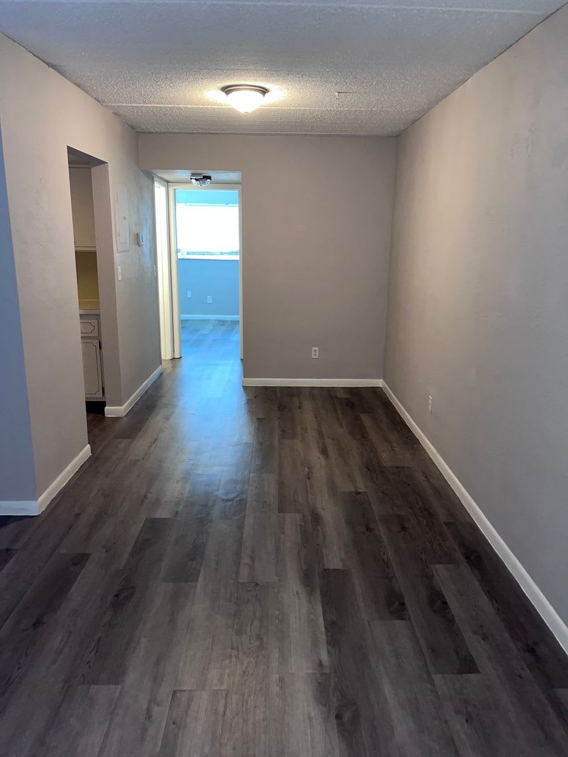 1 bedroom apartment with $1.00 Security Deposit with Approved Credit. – photo 4