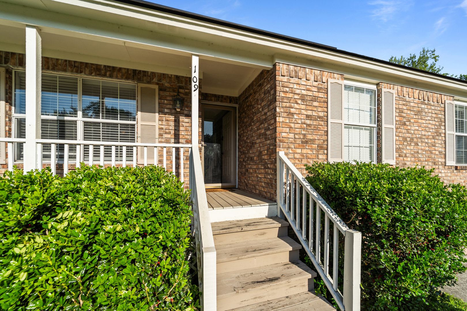 Battery Point Beauty – 3BR Home with Open Living & Outdoor Oasis – photo 4