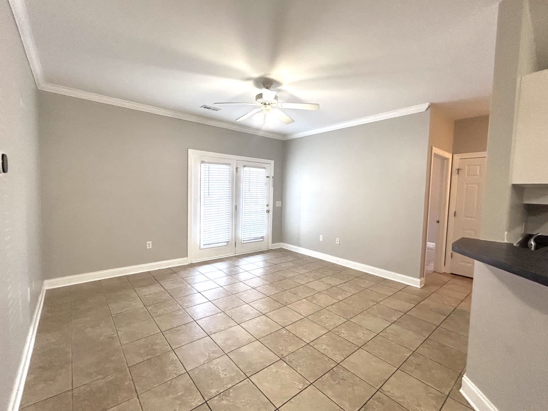2041 Silvercrest Dr Unit B – photo 5