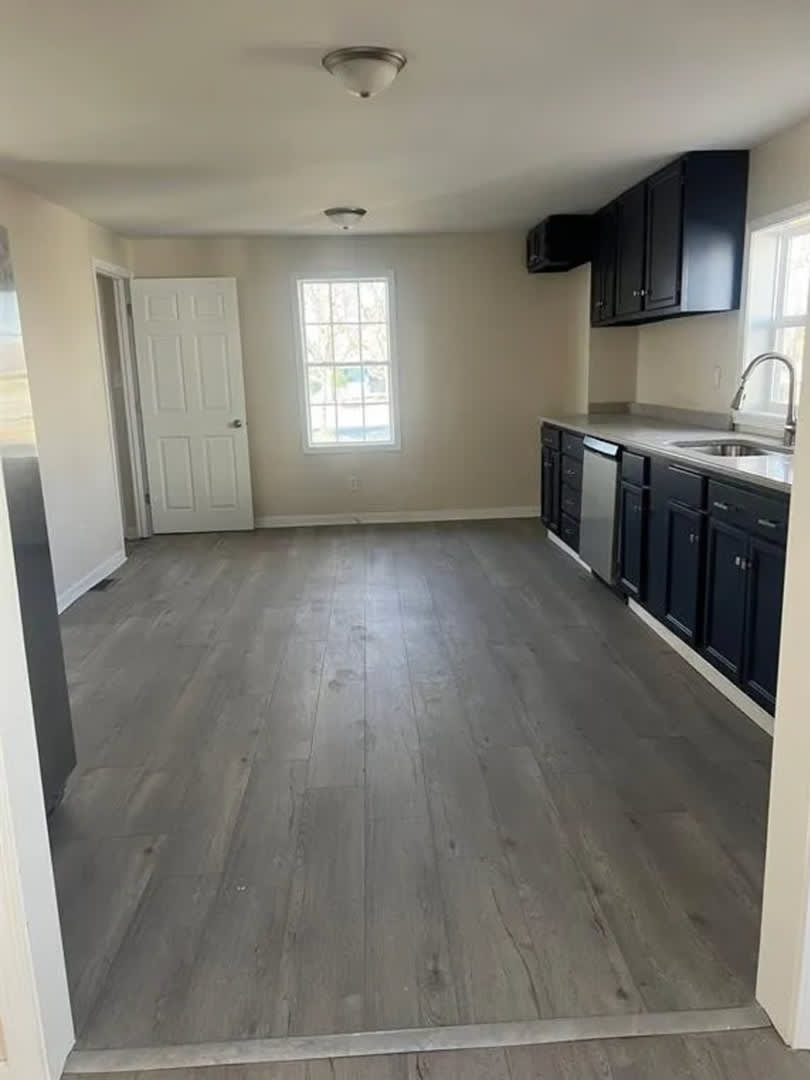 2205 Hendricks St – photo 2