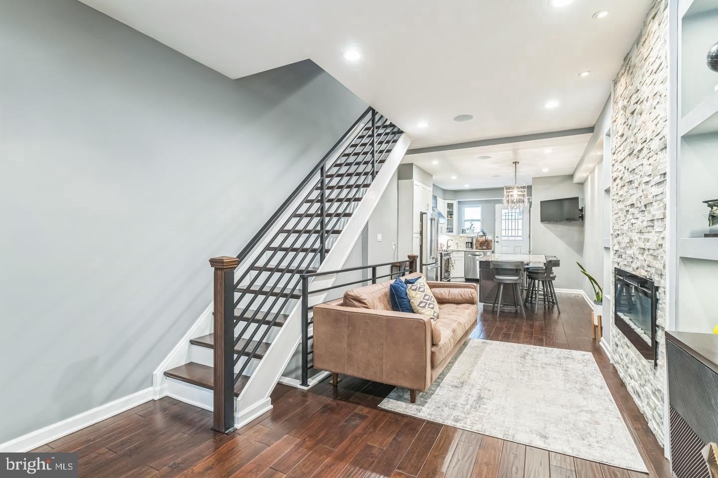 1153 N HANCOCK Street – photo 3
