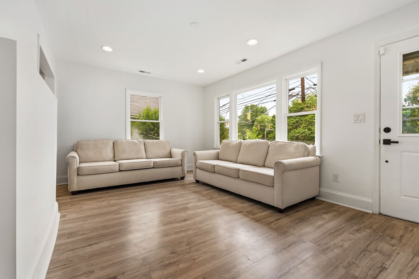 Prime UNC-CH Location-Leasing 27/28! – photo 4