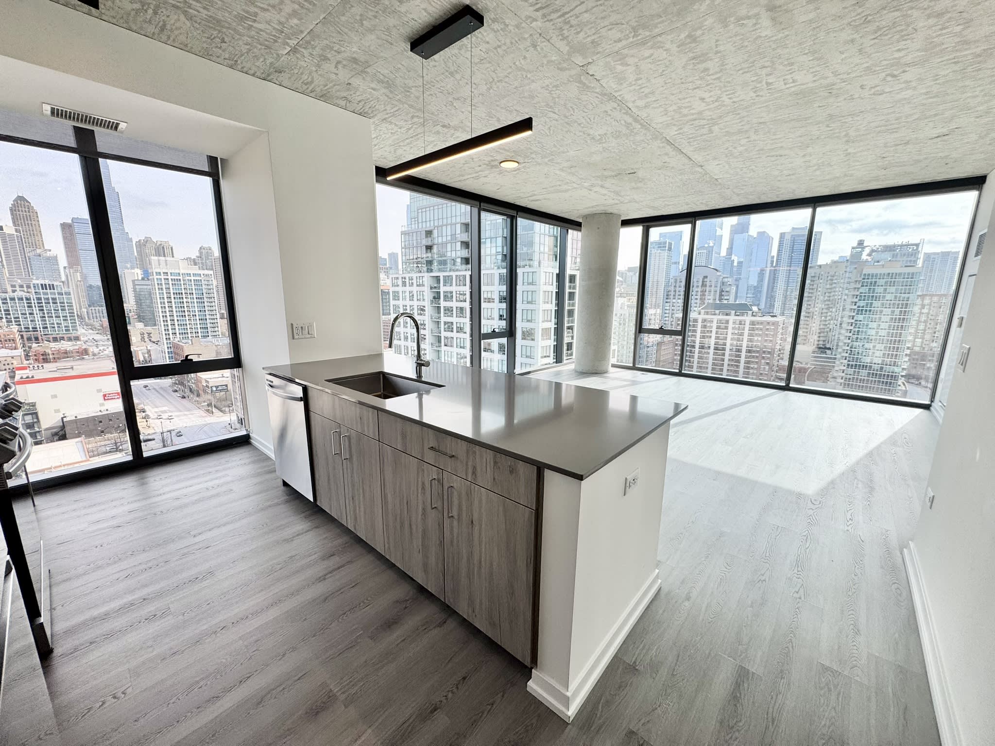 461 W Chicago Ave – photo 1