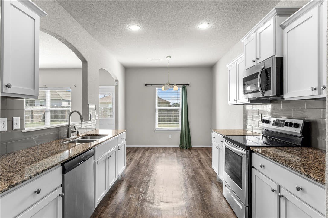2503 Hickory Wood Avenue – photo 2