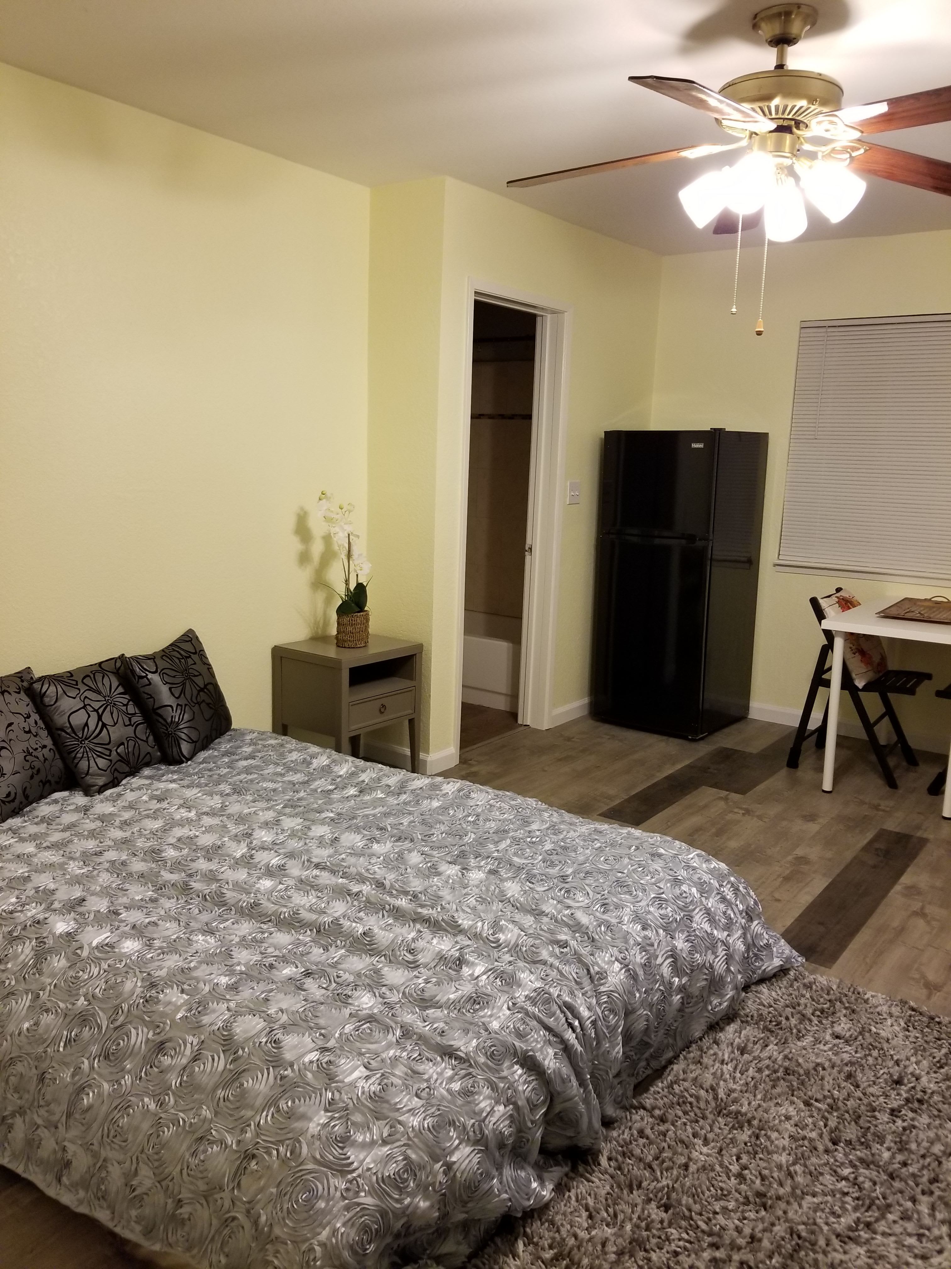 1539 Nob Hill Avenue – photo 5
