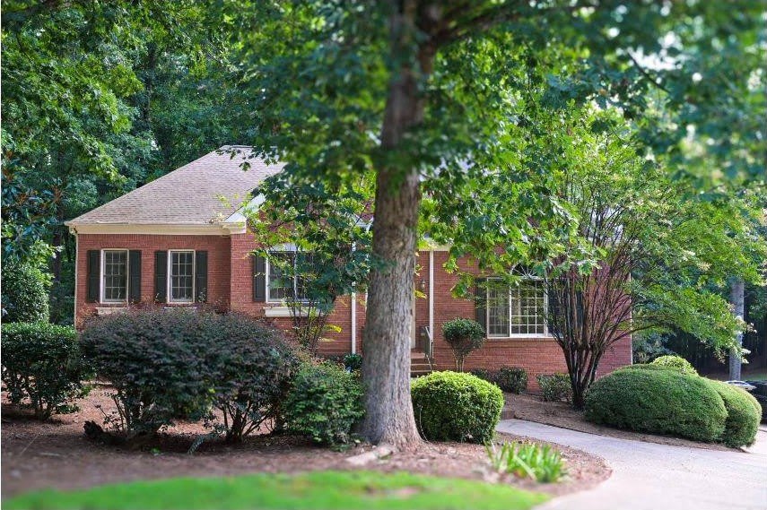 3885 Waterford Drive – photo 2