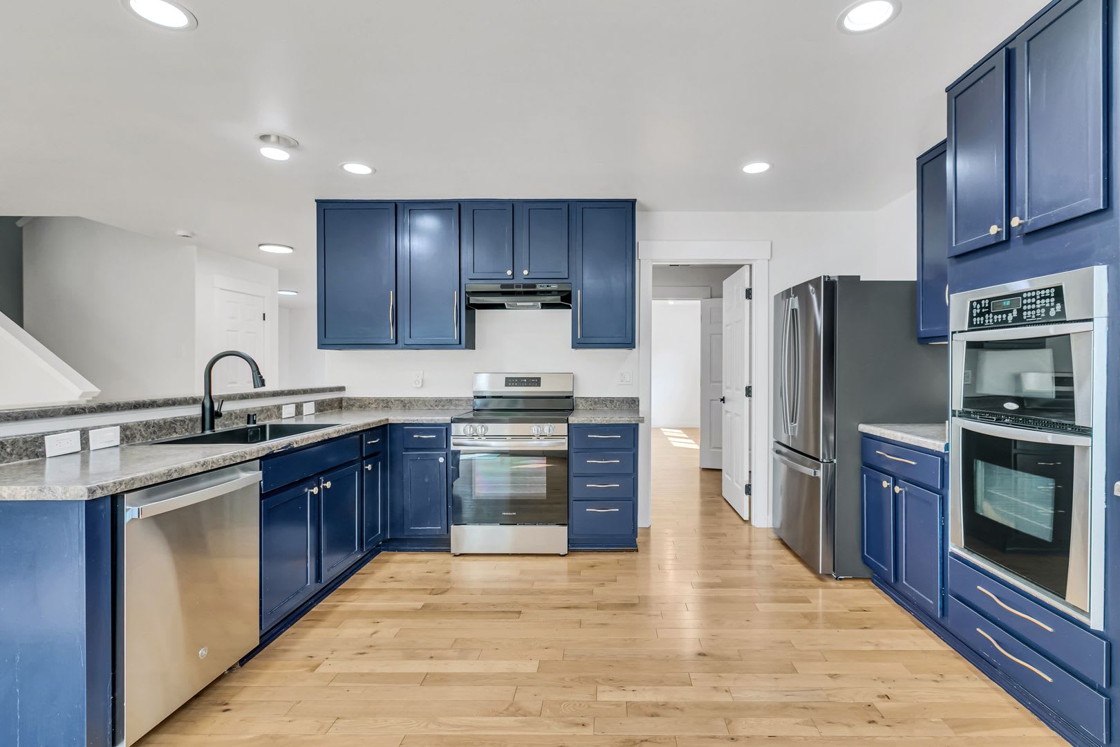 4 Bedroom 3.5 Bath Home Near Kentlake High School – photo 3
