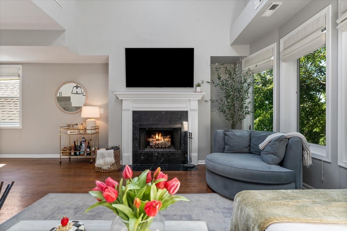1521 W Wolfram Street – photo 3