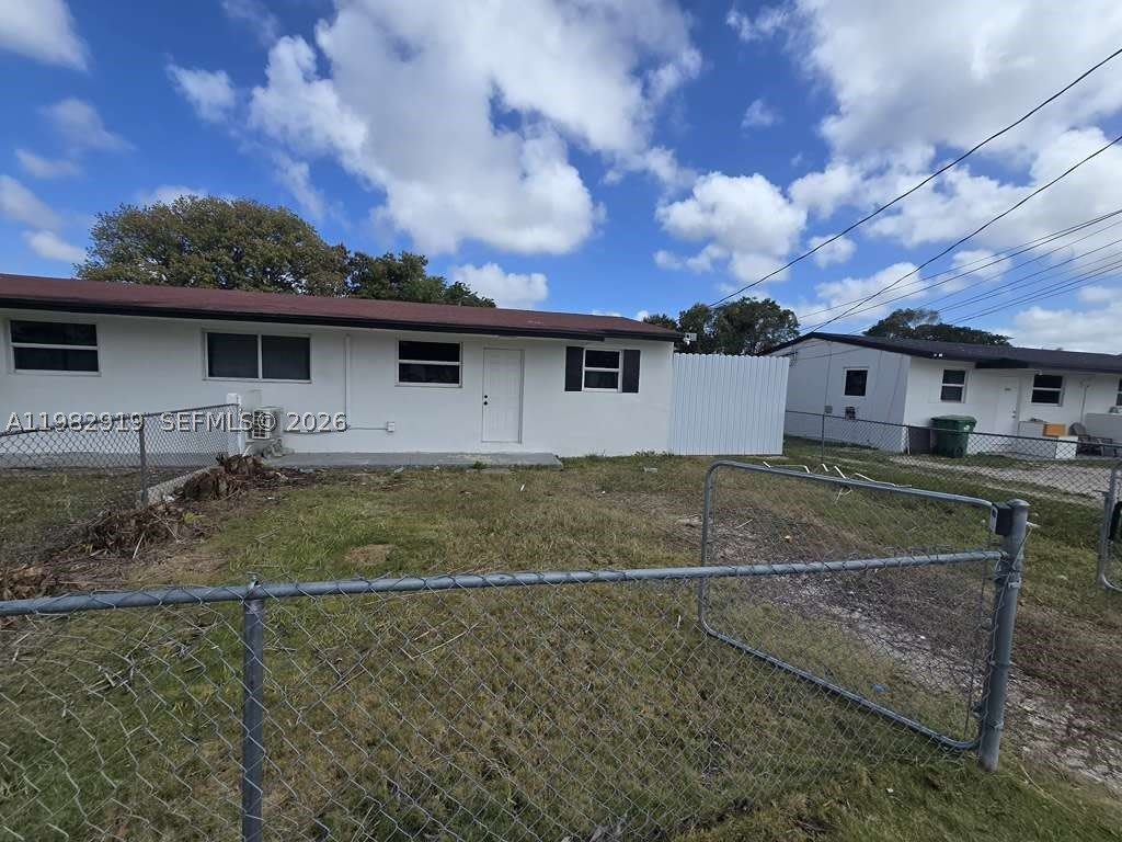 26633 SW 138th Ct – photo 1