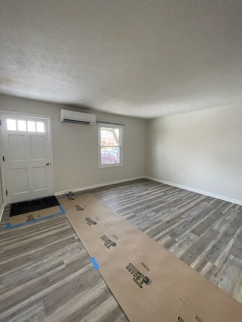 Newly Remodeled Apartment for Rent – photo 2