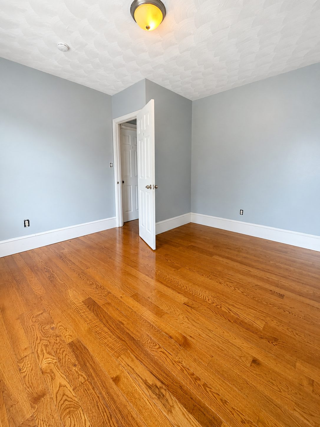 394 Blackstone St – photo 4
