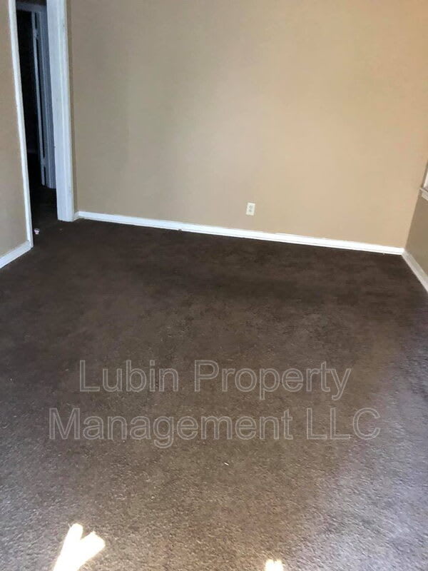 1927 Glory Cir – photo 2