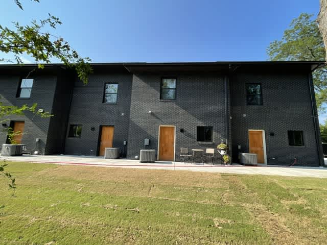 220 South 15Th Street Townhouse – photo 2