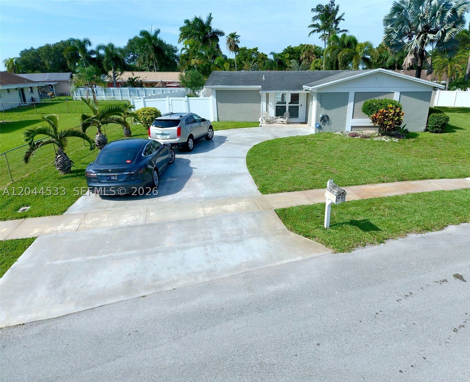 9820 NW 7th St – photo 2