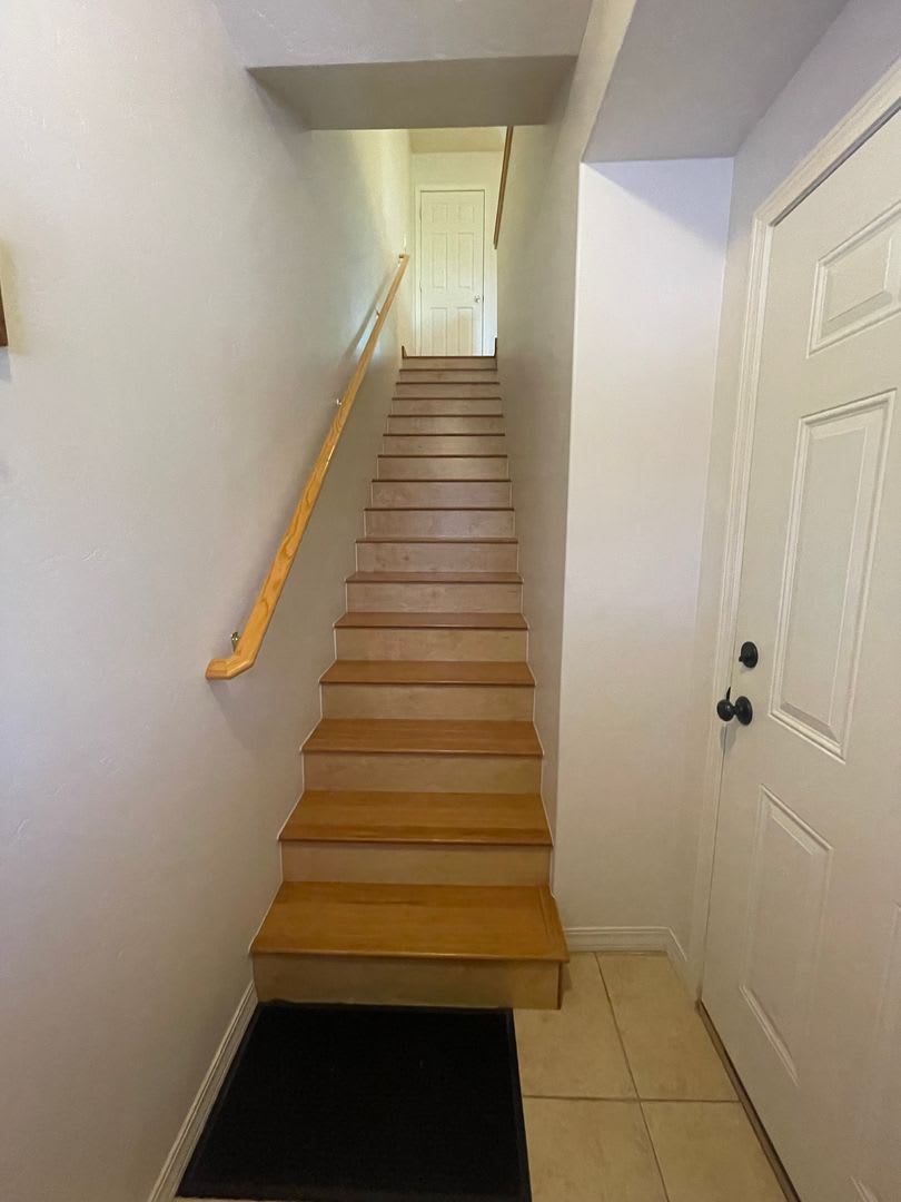 Convenient Location! 1 Bedroom Furnished Townhome with access to great valley views! – photo 3