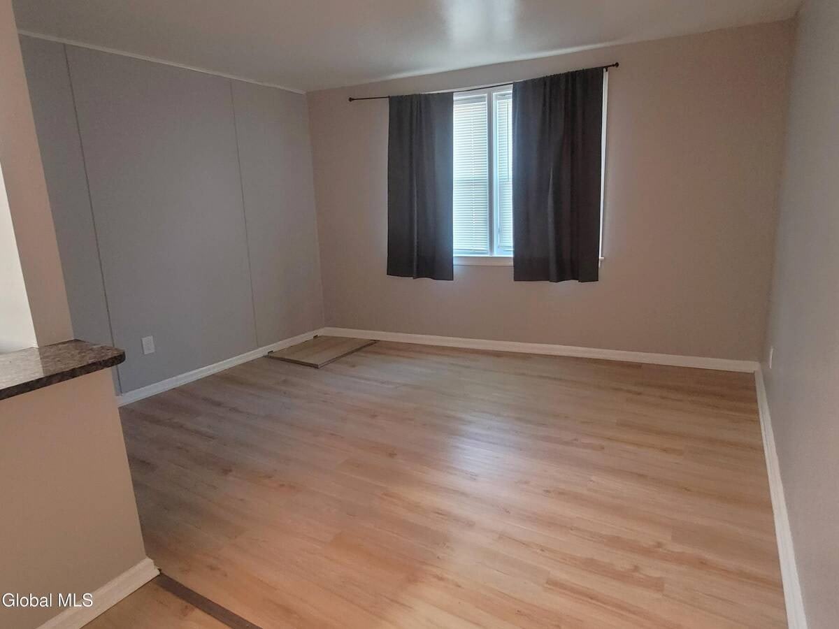 147 Eagle Street – photo 5