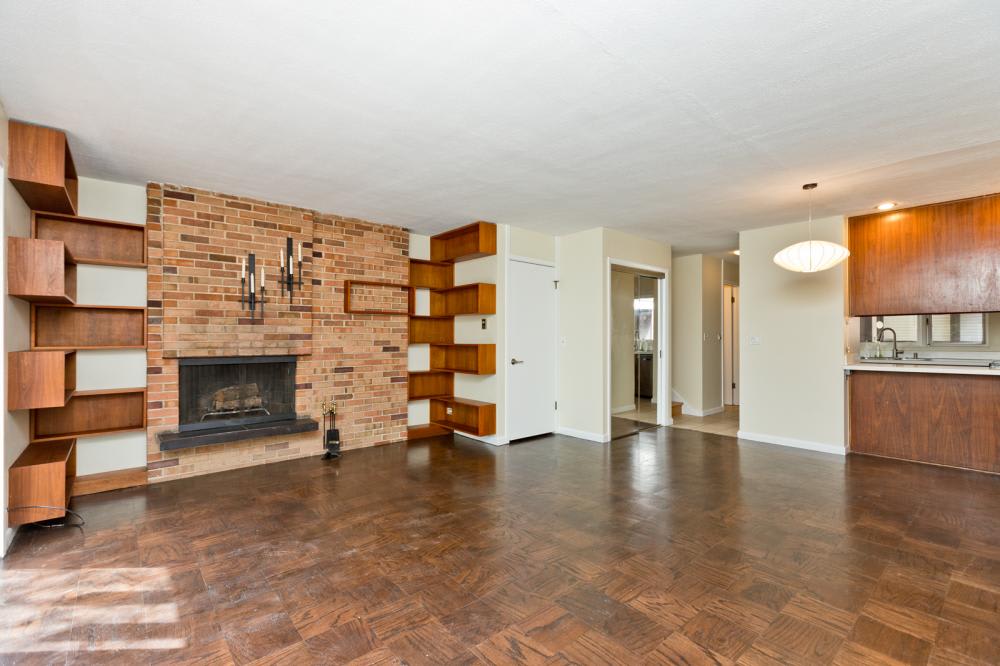 588 W Hawthorne Pl – photo 1