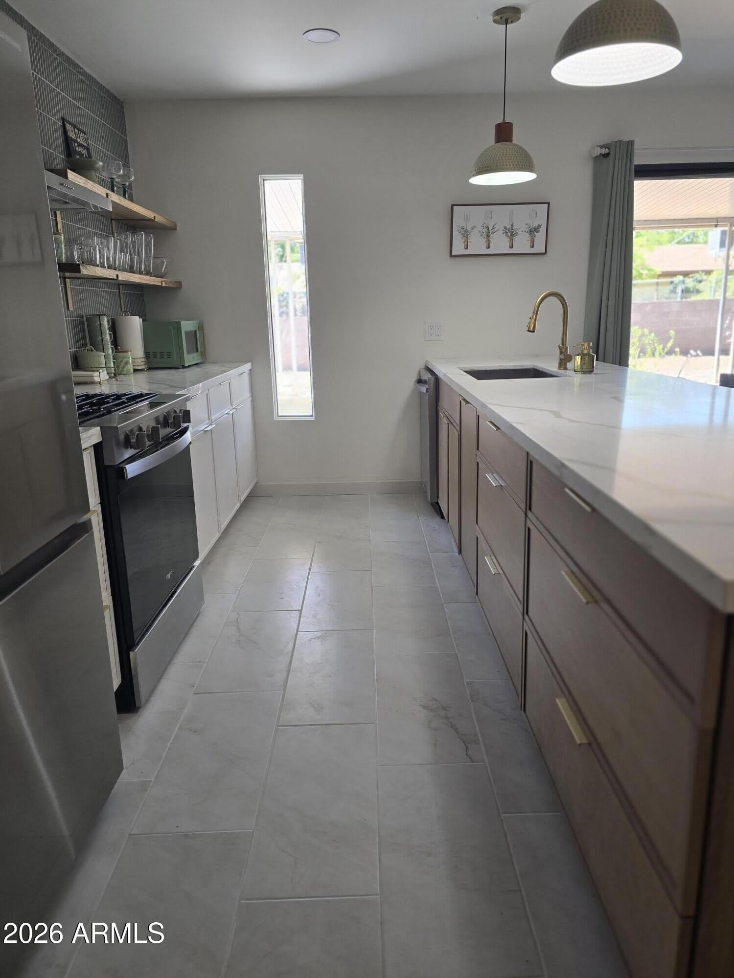1011 E ASH Drive – photo 3