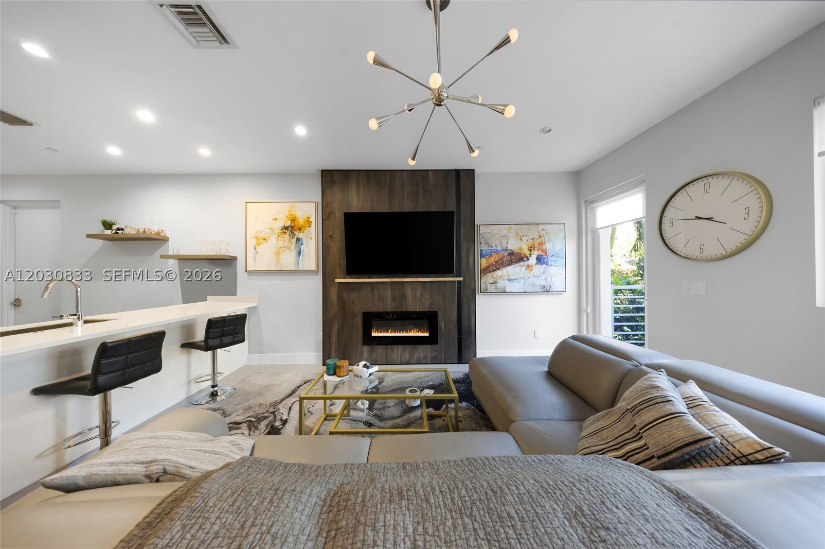 1025 Ne 18Th Ave – photo 1