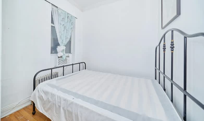 241 E 18th St – photo 4