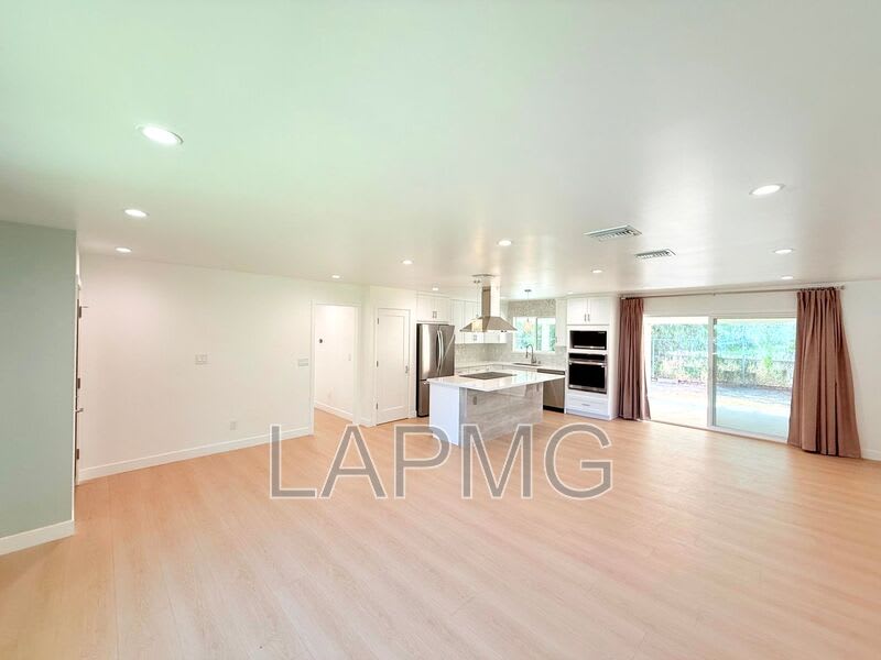 10839 Fellows Avenue – photo 2