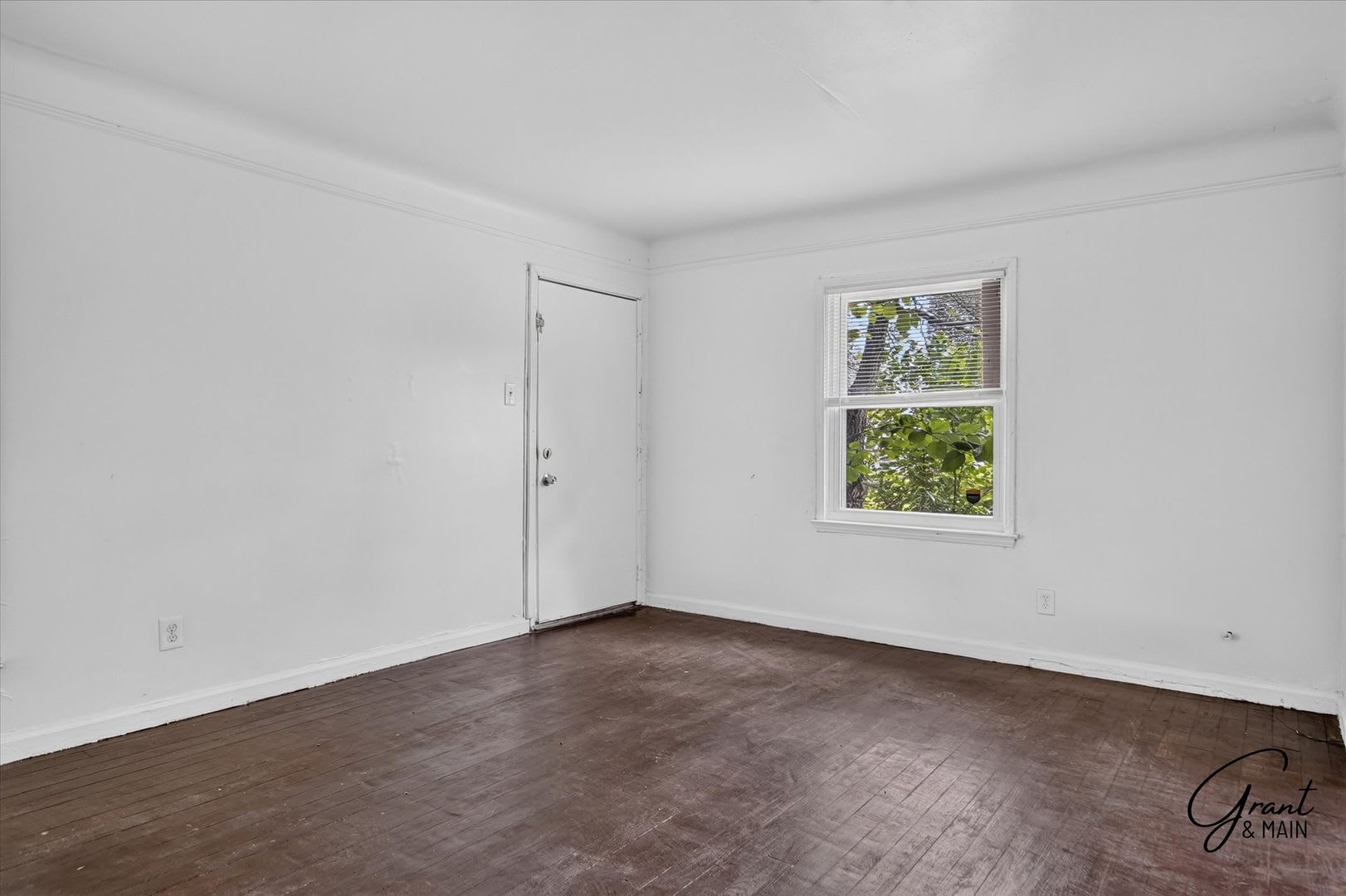 1250 2 Bedroom – photo 3