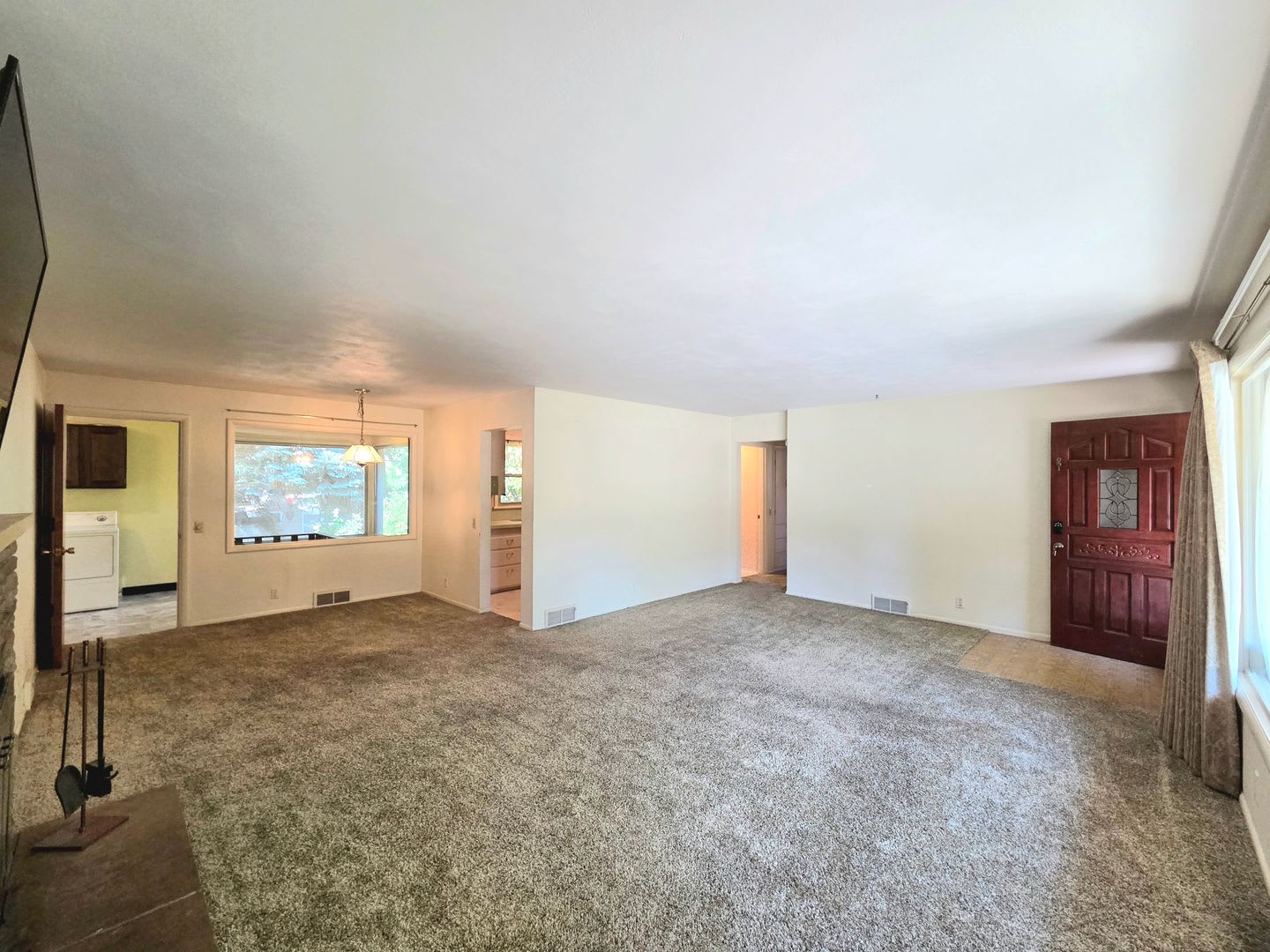Sprawling 3 Or 4 Bedroom House For Rent In A Great Wenatchee Neighborhood W D Included – photo 2