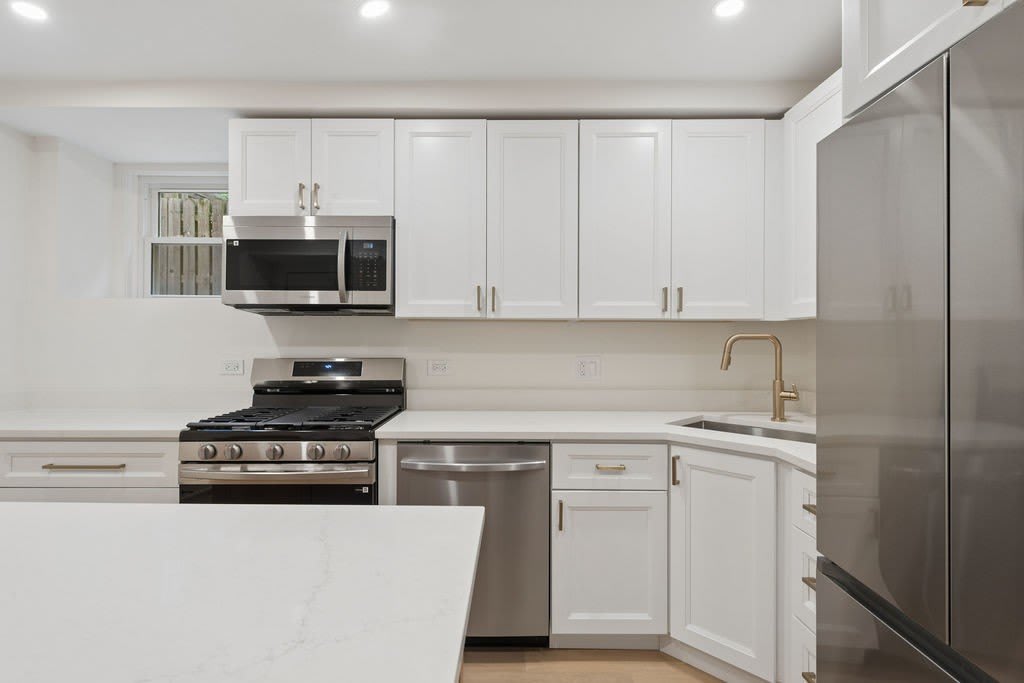 848 W George Street – photo 5