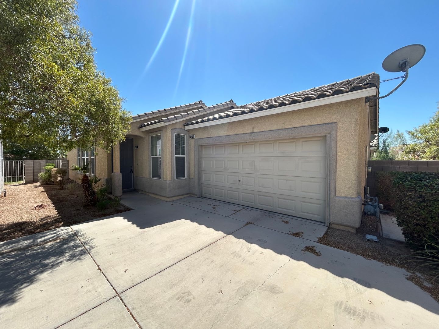 Charming 3-bedroom, single-story home in a secure gated community near Henderson – photo 1