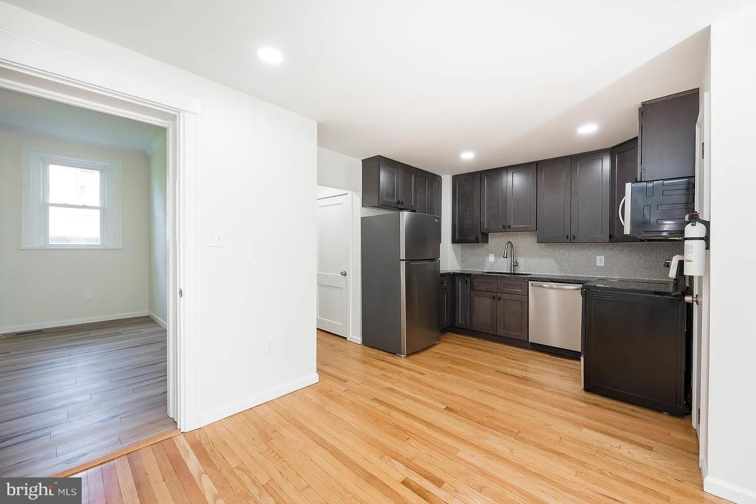 554 MAIN Street – photo 2