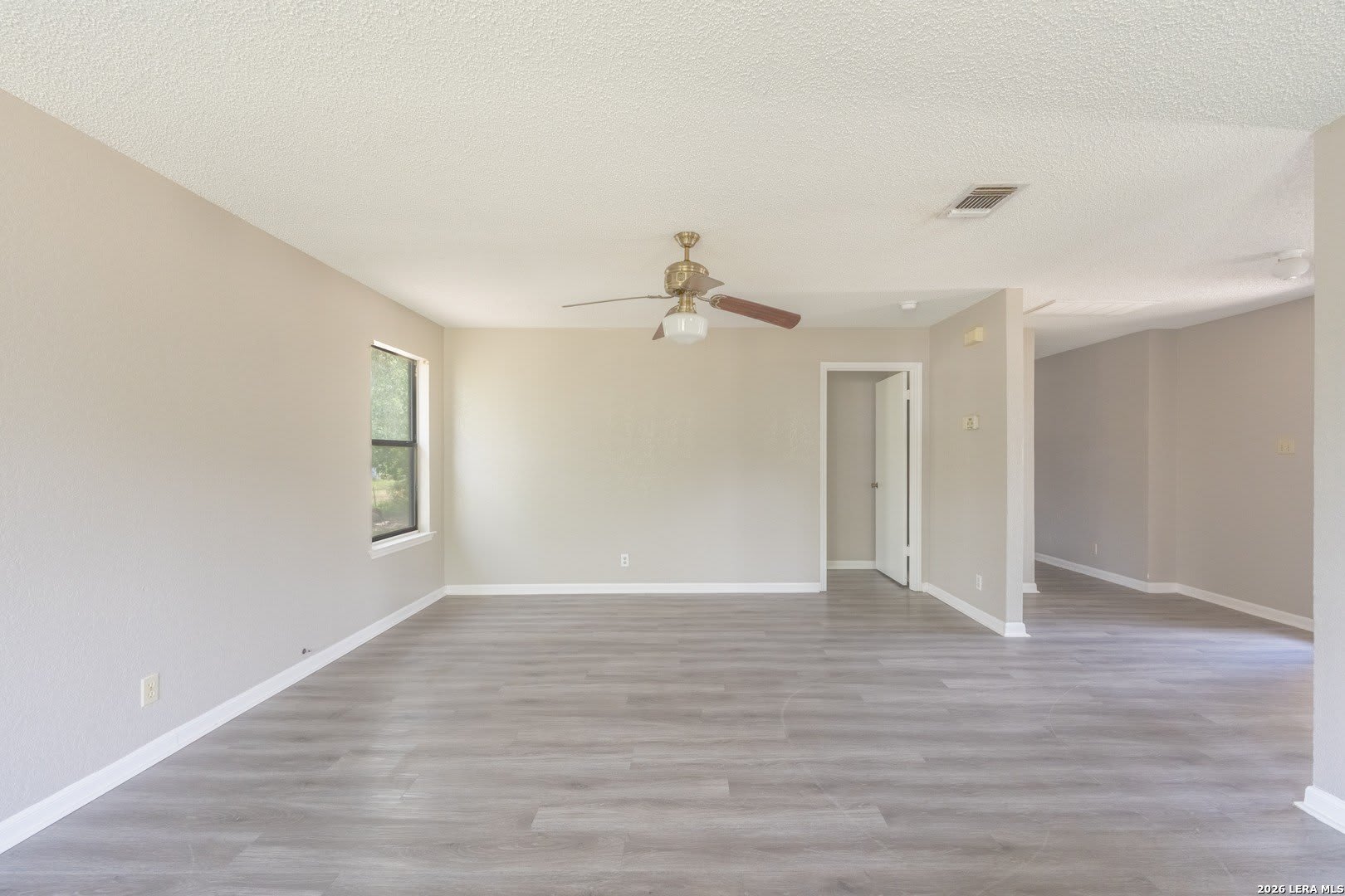 1515 Geneva St – photo 2