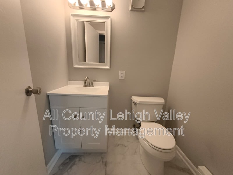 806 S Armour Dr – photo 5
