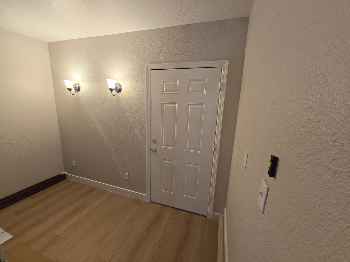 Beautiful 3 Bedroom & 2 1/2 Bath Condo. – photo 5