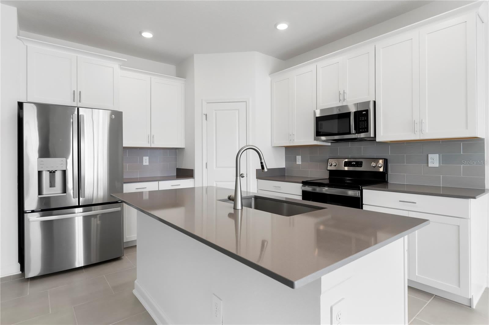 5786 STEPHENS Road – photo 2